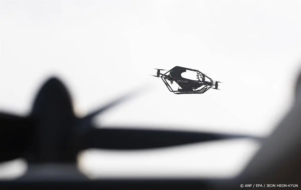 Drones straks volop ingezet als taxi, In China vliegen volgens haar al taxi's rond zonder piloot