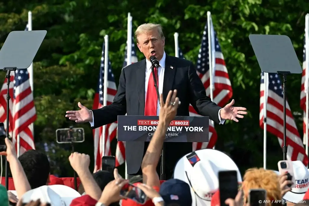 Aanklagers willen spreekverbod Trump over 'complot' FBI-agenten