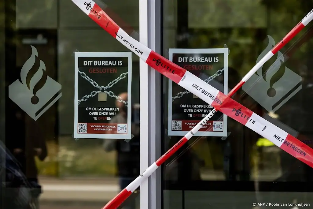 Politiebureaus opnieuw 24 uur dicht als actie voor vroegpensioen