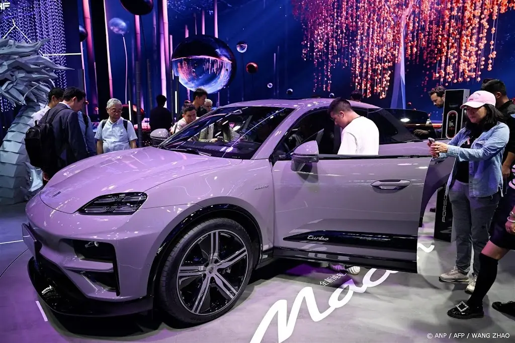 Porsche verkoopt minder auto's door zwakke vraag China