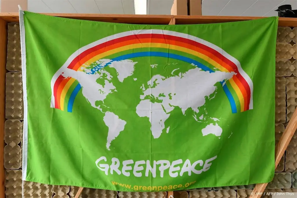 Greenpeace onderzoekt walvissen en dolfijnen om diepzeemijnbouw