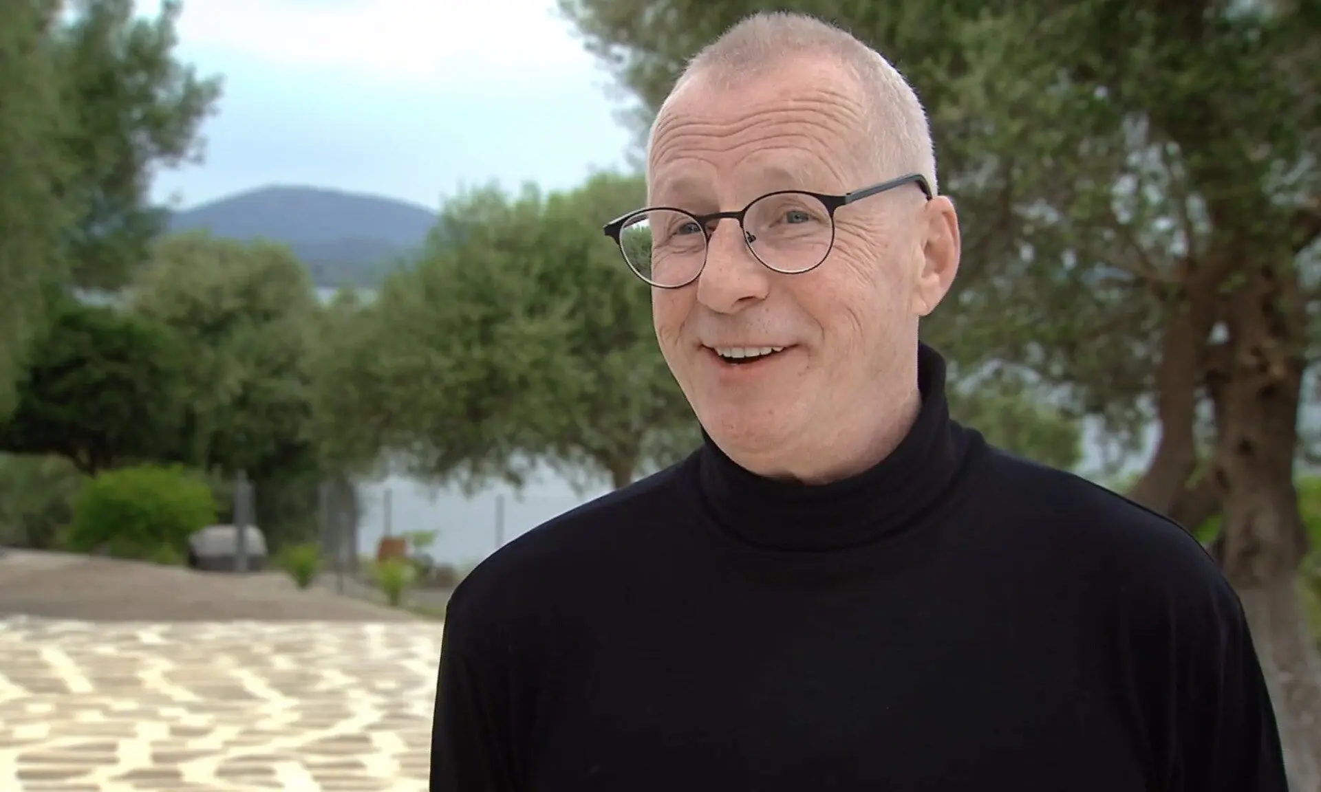 René verklapt uitslag B&B Vol liefde, RTL spreekt hem streng toe