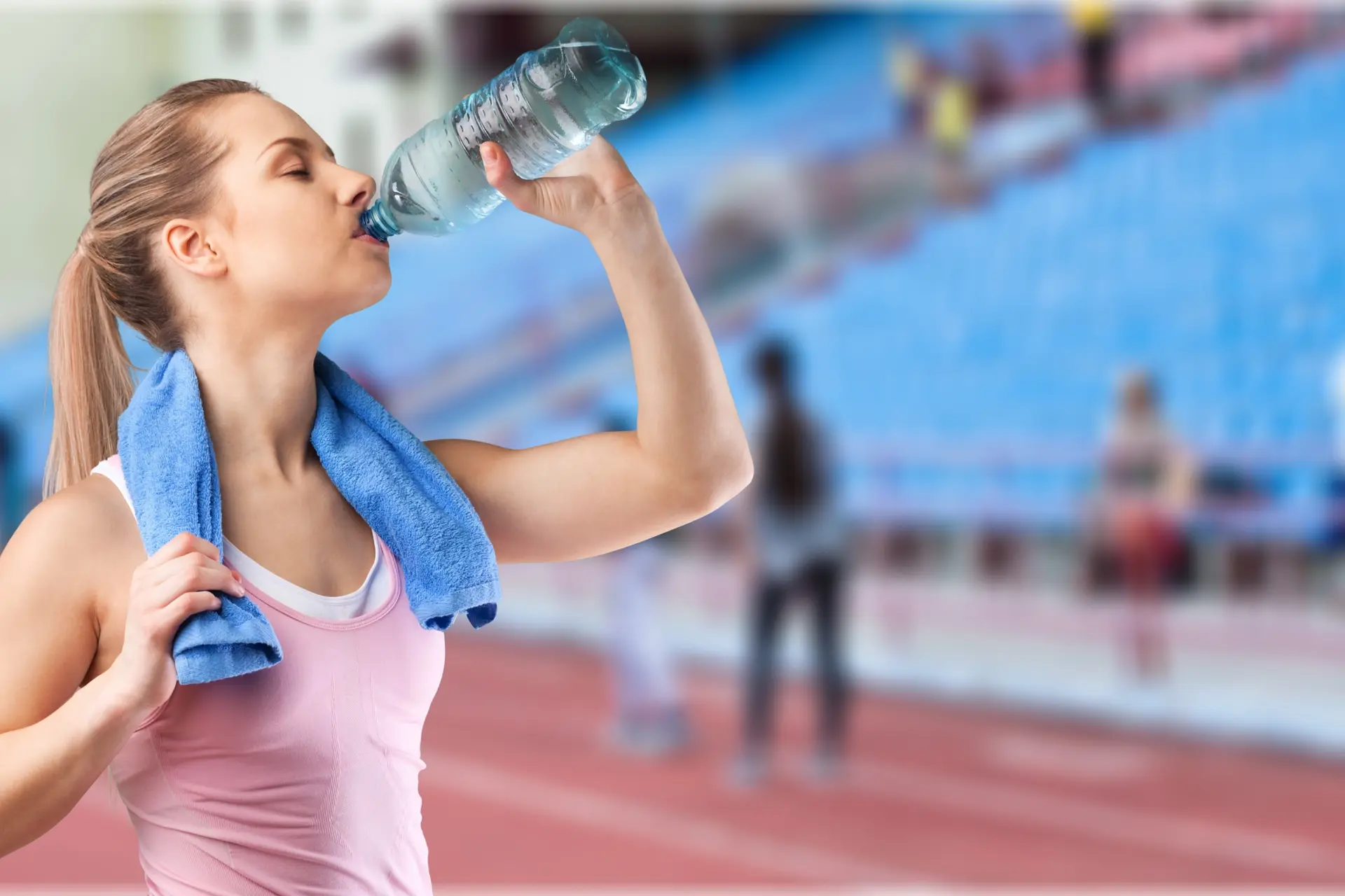 Waarom je geen kraanwater moet drinken als je sport