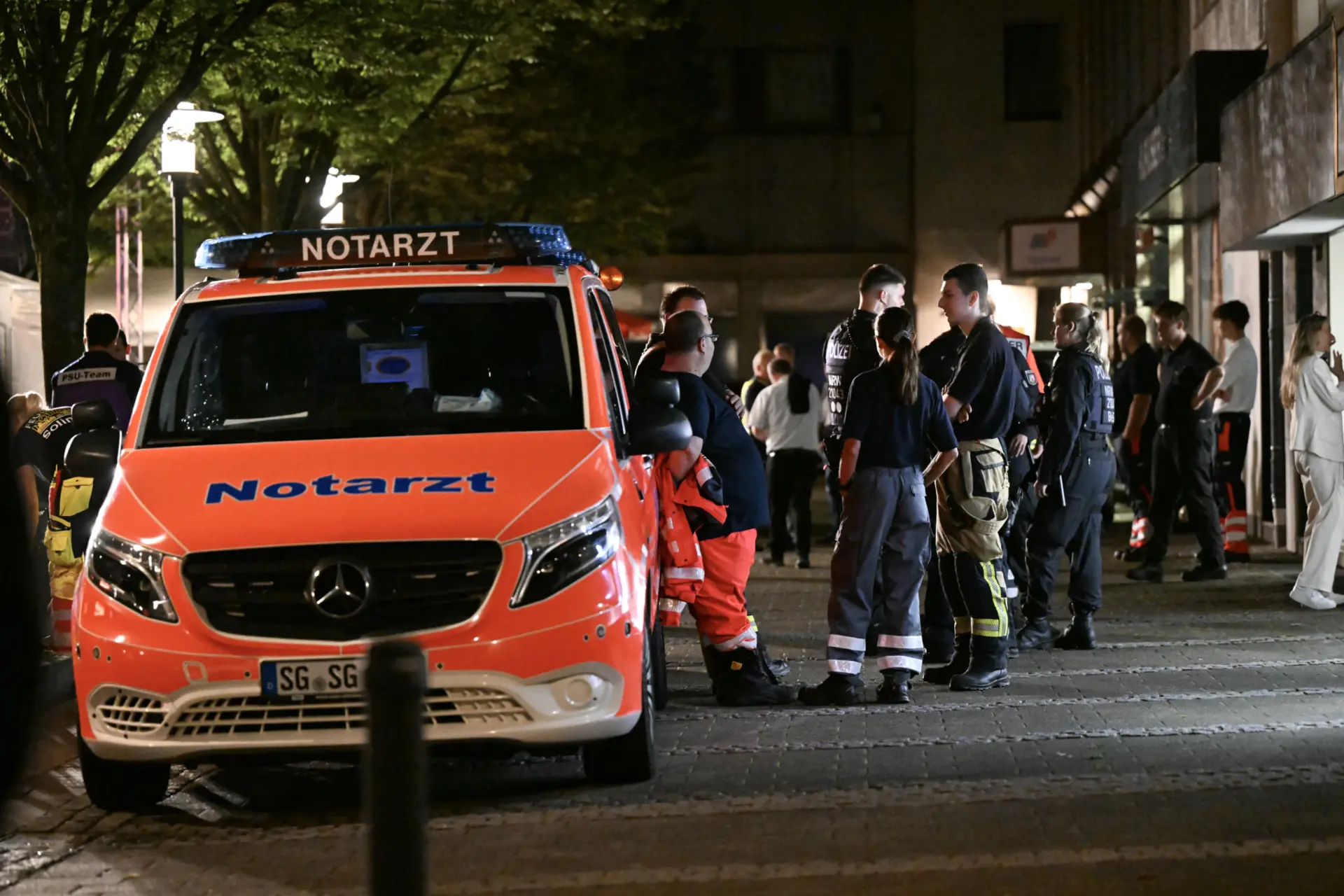Duitse dj gevraagd door te spelen na mesaanval Solingen