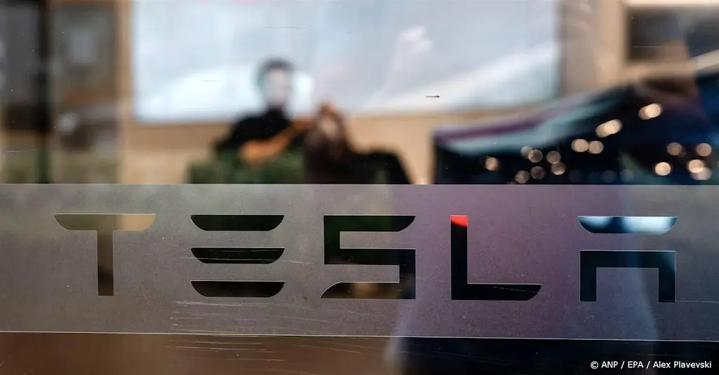 BMW streeft Tesla voorbij en verkoopt meeste stekkerauto's in EU