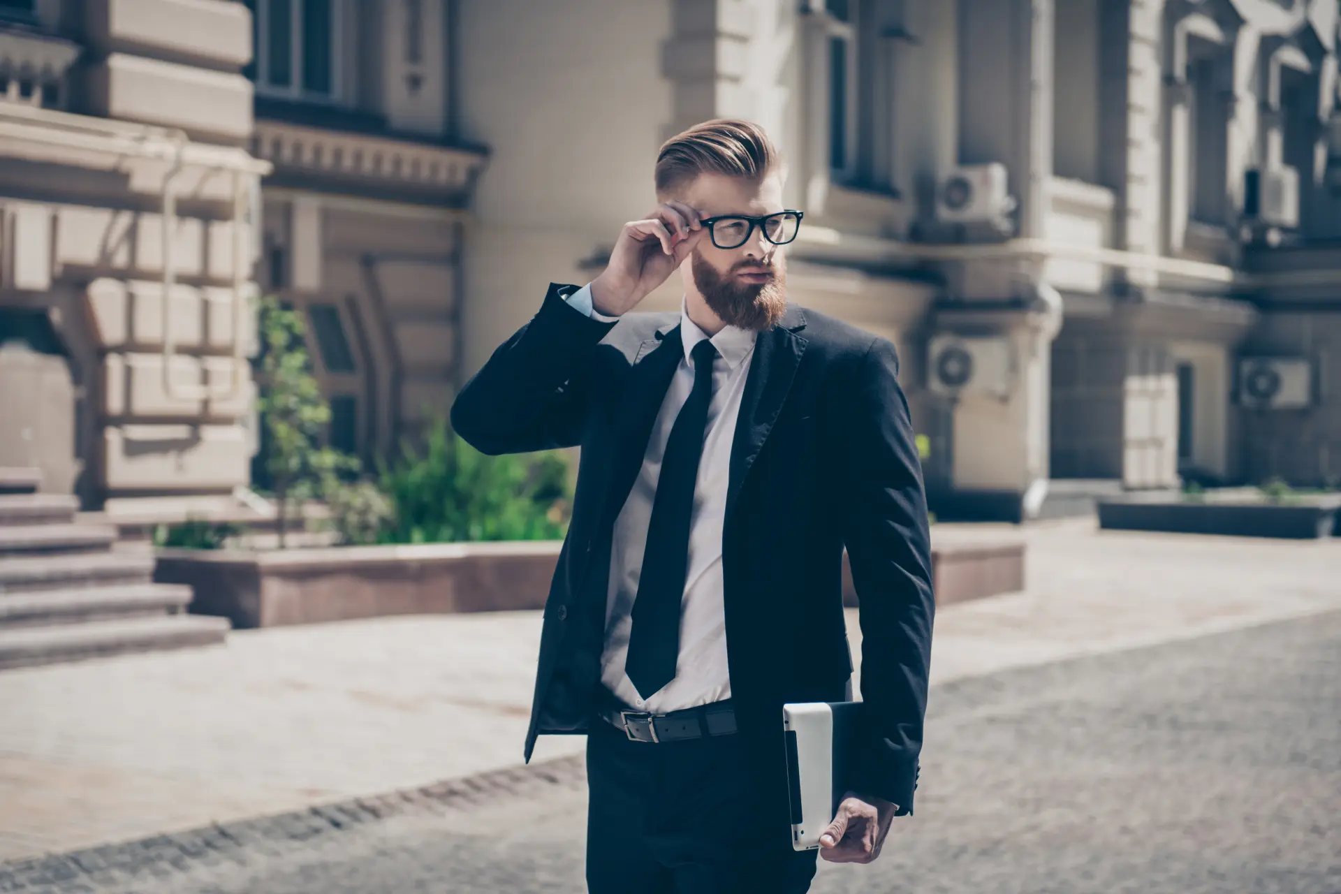 De psychologie achter herenmode: de invloed van kleding op zelfbeeld en succes