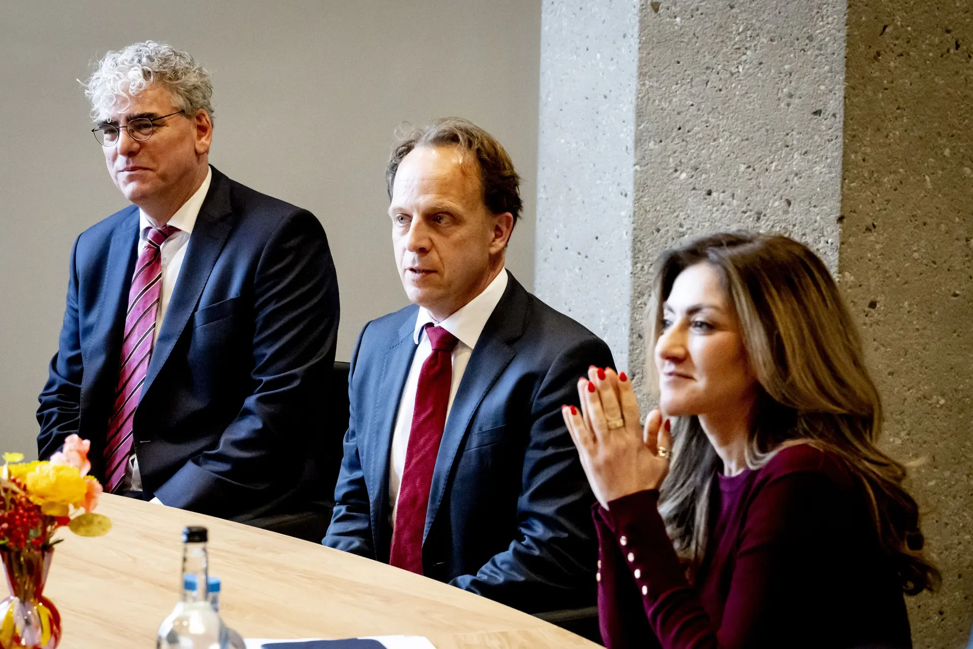 De zogenaamde 'asieltsunami' en 'giga-asielcrisis' ontkracht in vier simpele grafieken