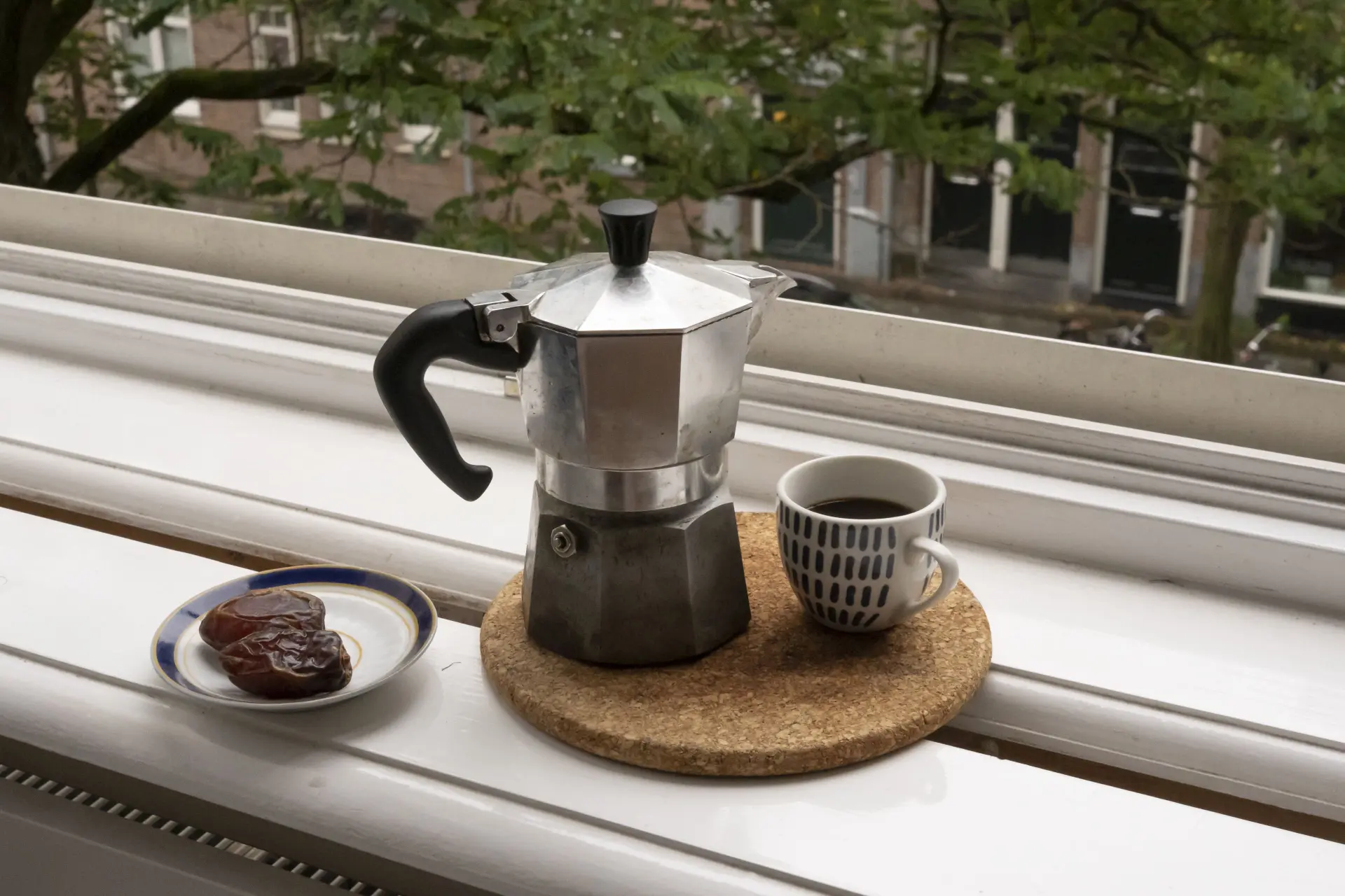 Dit is waarom je nooit direct na het drinken van koffie je tanden moet gaan poetsen