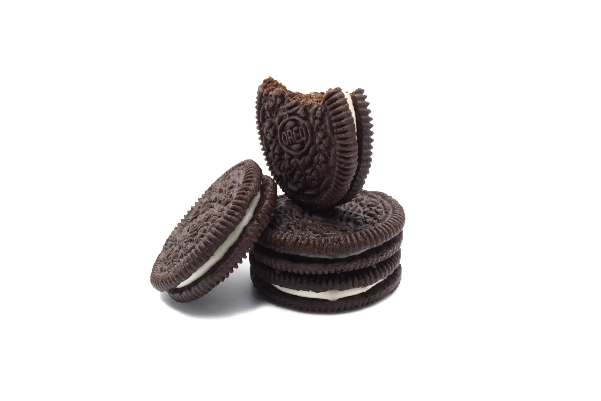 Walgelijke grap afgestraft: Bekende Youtuber gaf dakloze Oreo-koekjes met tandpasta ertussen