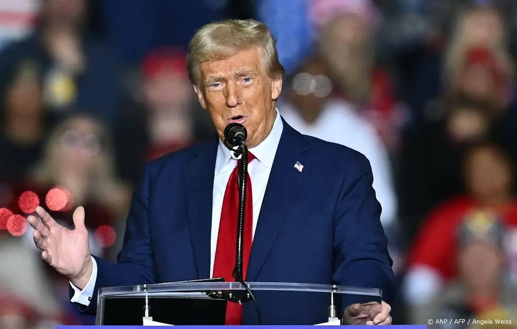 Trump reageert op rel rond komiek: geen idee wie hij is