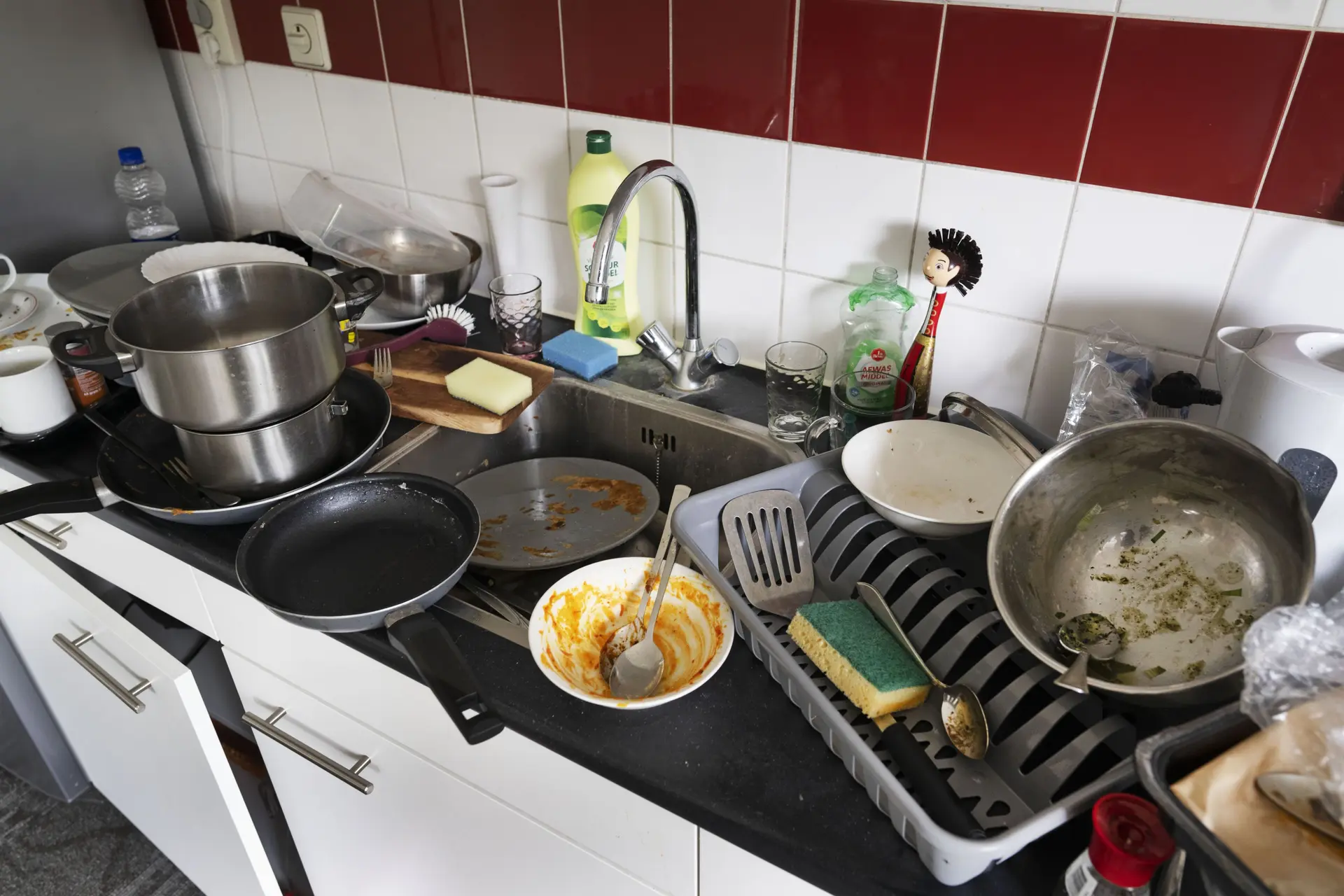 6 dingen die je absoluut niet door de gootsteen moet spoelen