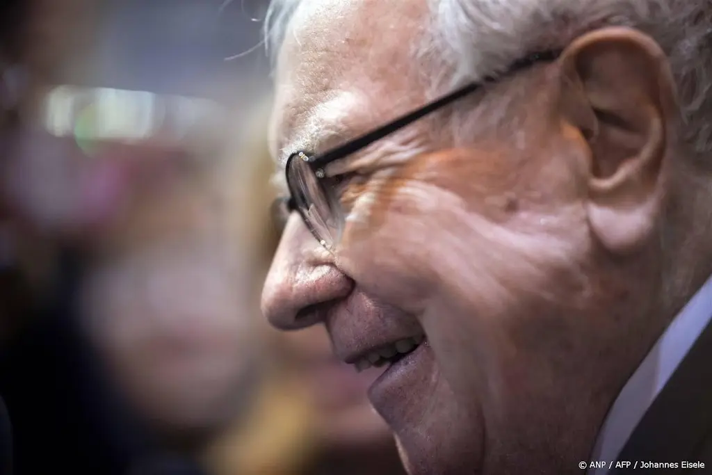 Warren Buffett zit op een onvoorstelbare hoop dollars; verkoopt voor miljarden aan aandelen Apple