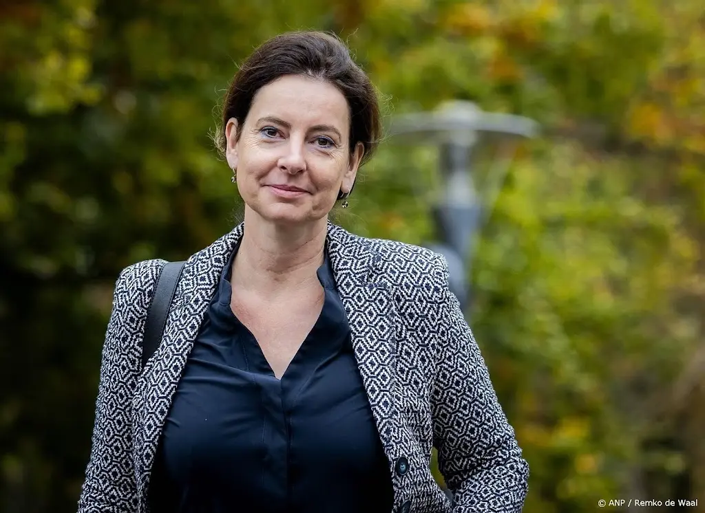 Uitermark roept gemeenteambtenaren op 'voorbij regels te denken'