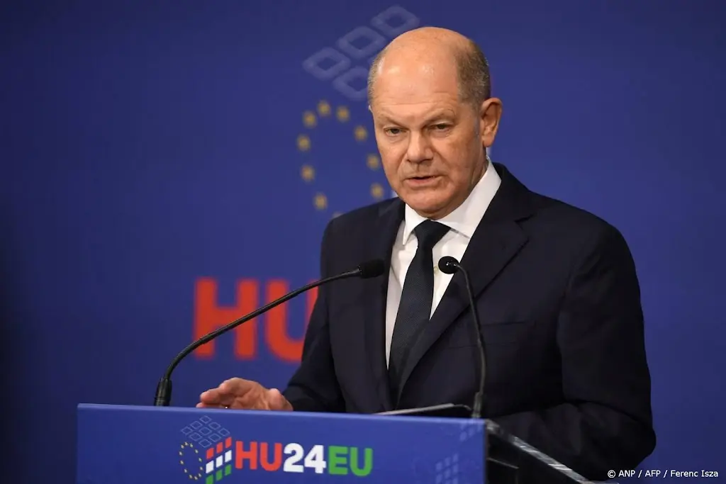 Scholz wil snel met Poetin praten, maar niet alleen