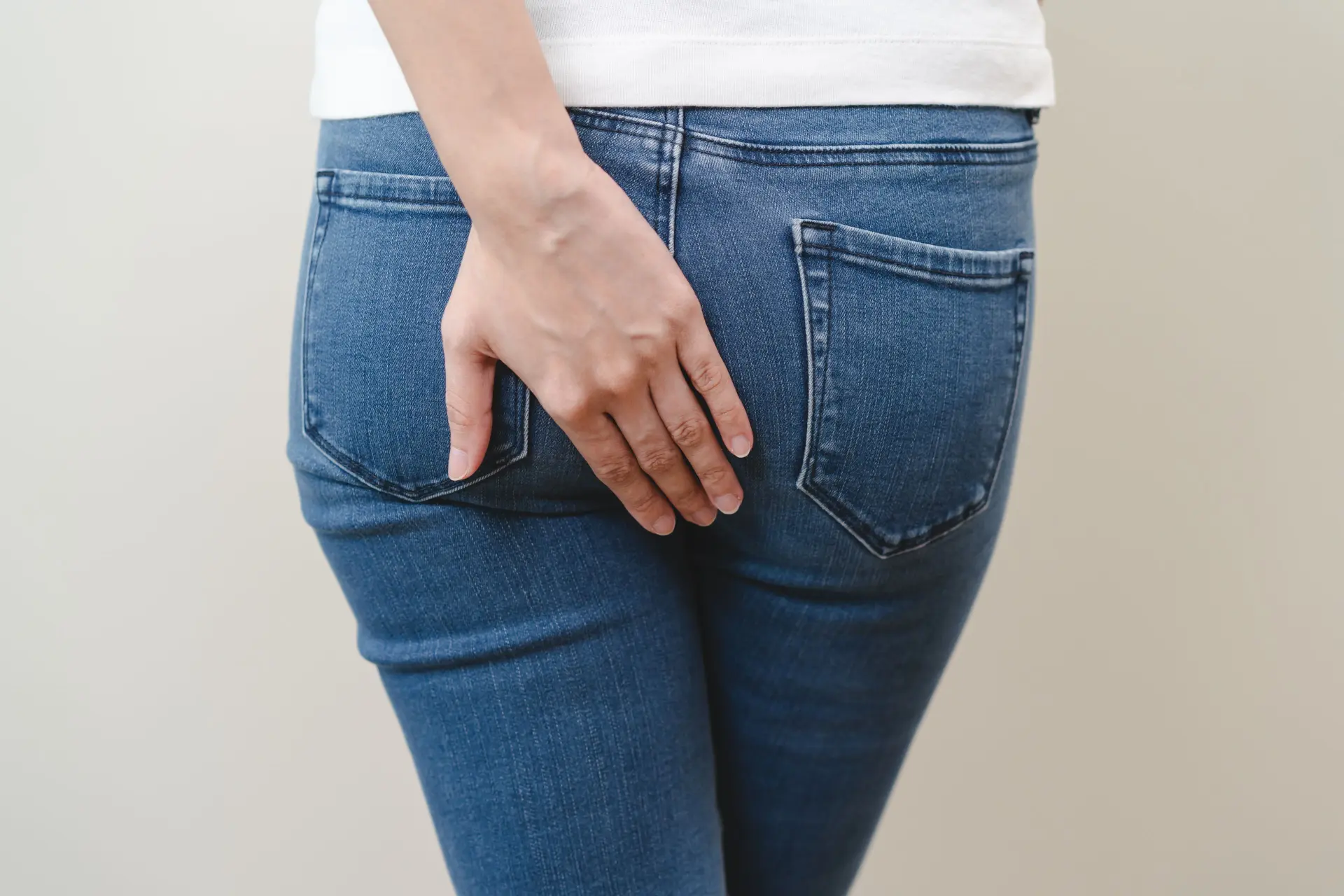 Waarom stinken scheten en wat zegt dat over je gezondheid?