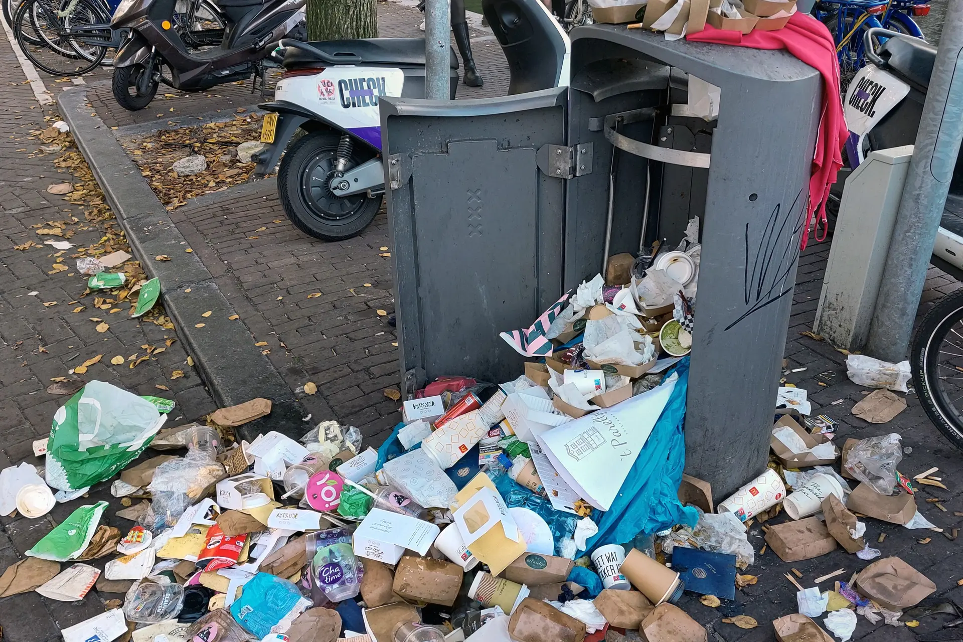 ‘Statiegelddirecteur’ Hester Klein Lankhorst over de afvalchaos in de steden:‘Ik vind niet dat het mis is gegaan.’