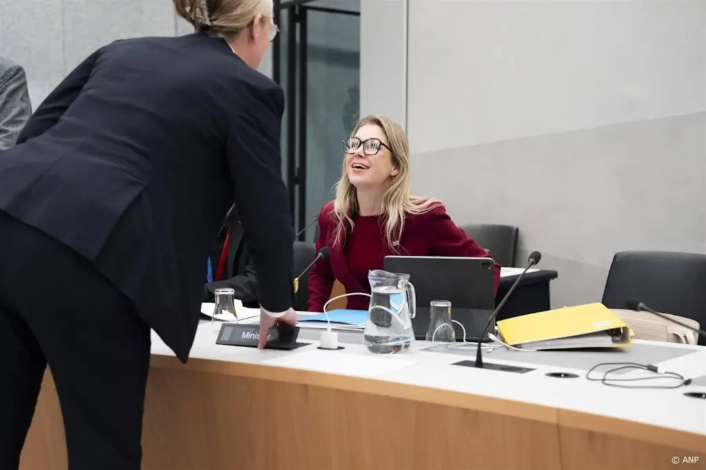 Kamer teleurgesteld in 'oppervlakkige' stikstofplannen Wiersma