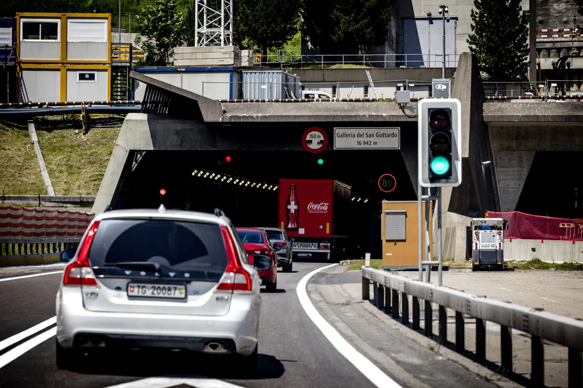 Klaar voor de skivakantie? Let op deze 8 zaken bij het rijden door tunnels