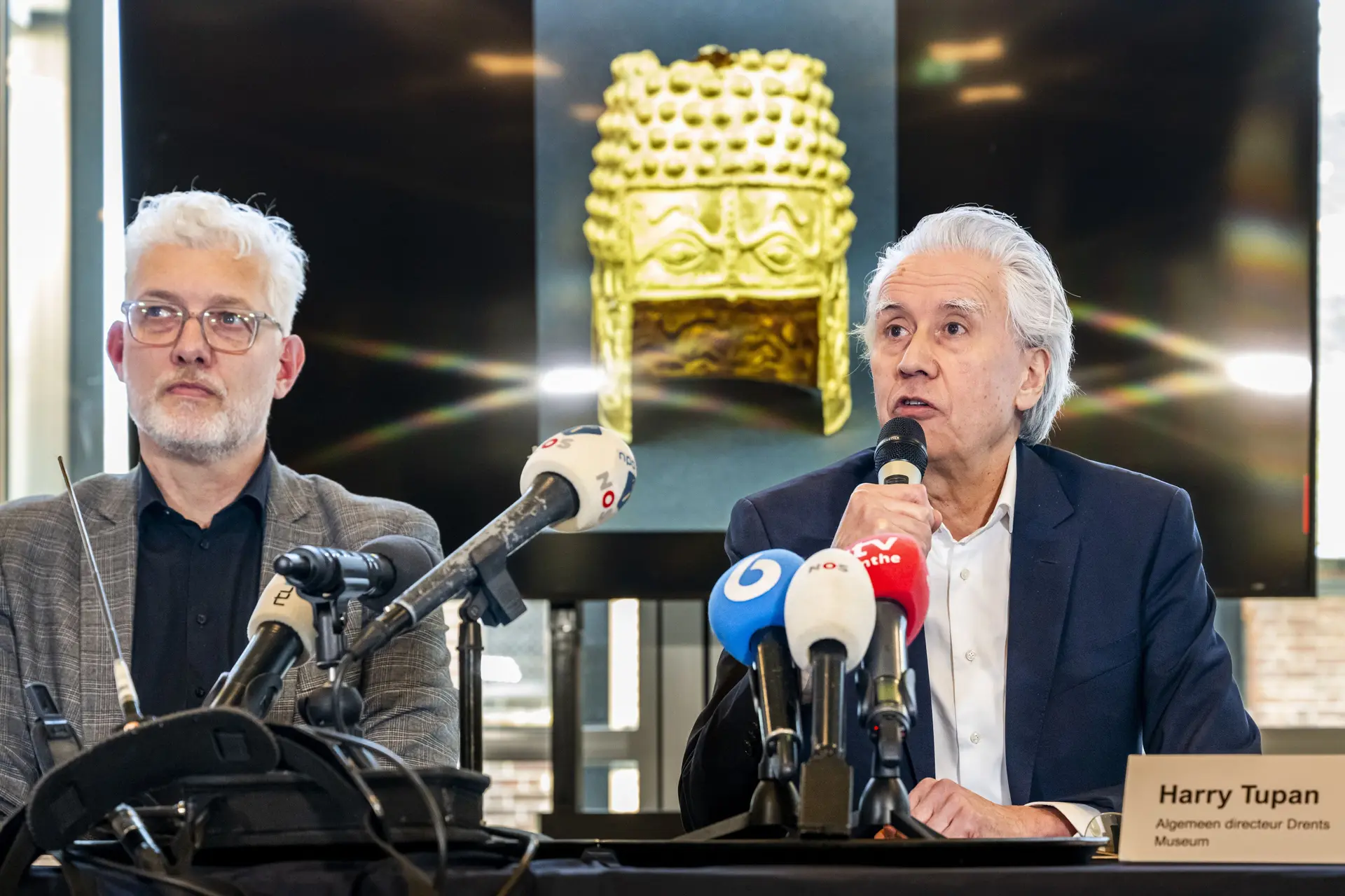 Nieuw hoofdstuk in soap rond gestolen Dacische helm: 'Gouden erfgoedobjecten illegaal naar NL gebracht'