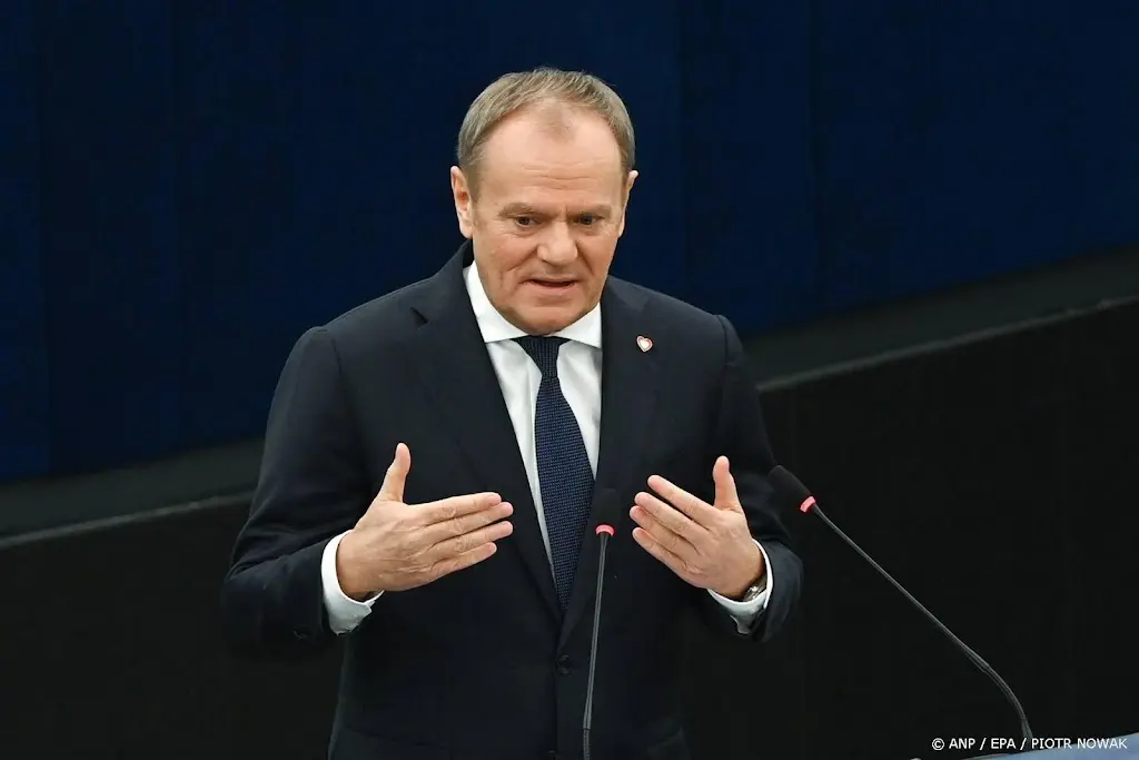 EU-voorzitter Tusk wil 'veel meer geld pompen in defensie': Europa moet voor eigen veiligheid zorgen