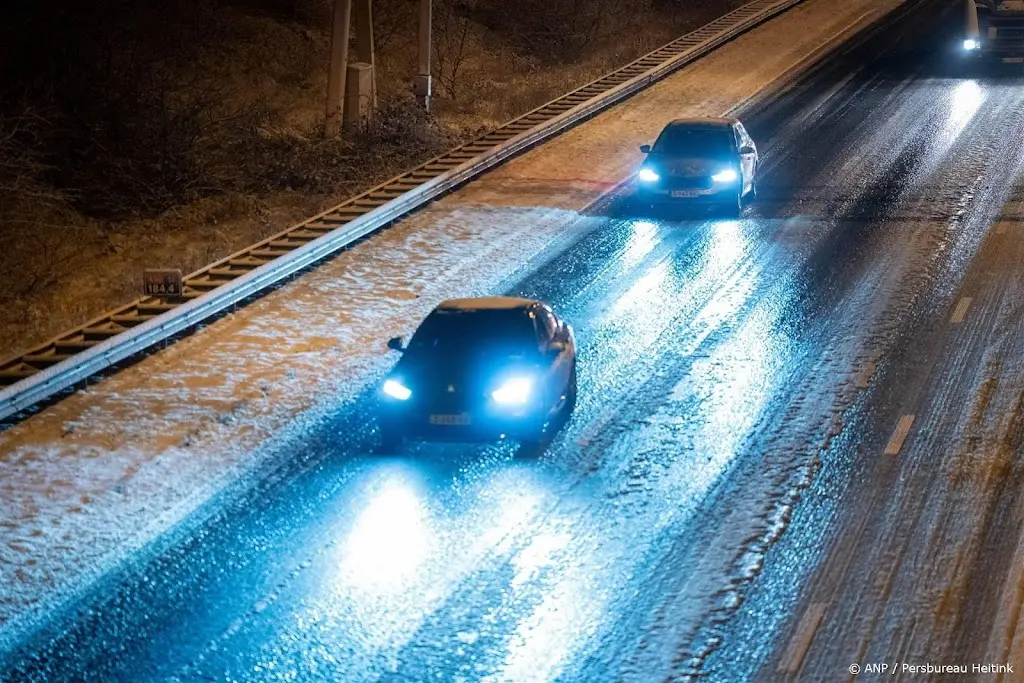 Code geel in vrijwel heel het land om gladheid door sneeuwval