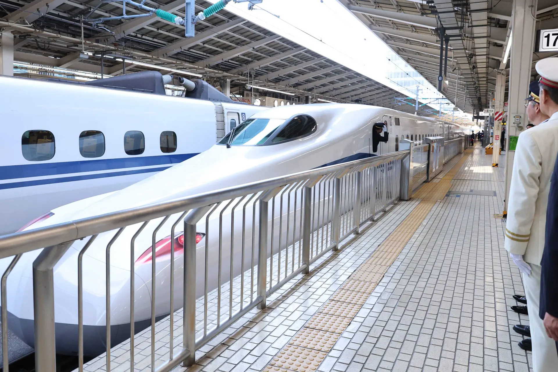 In slechts 6 uur tijd wordt er in Japan een treinstation gebouwd
