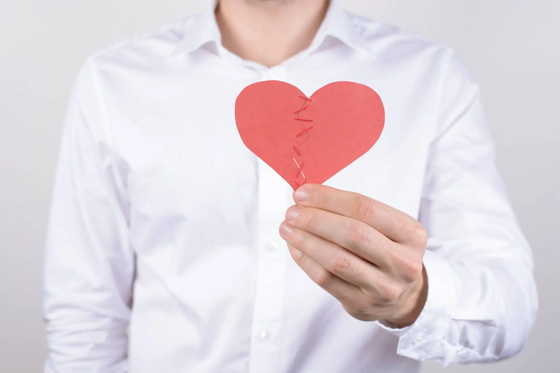 Mannen gaan twee keer zo vaak dood aan ‘gebroken hart’ als vrouwen