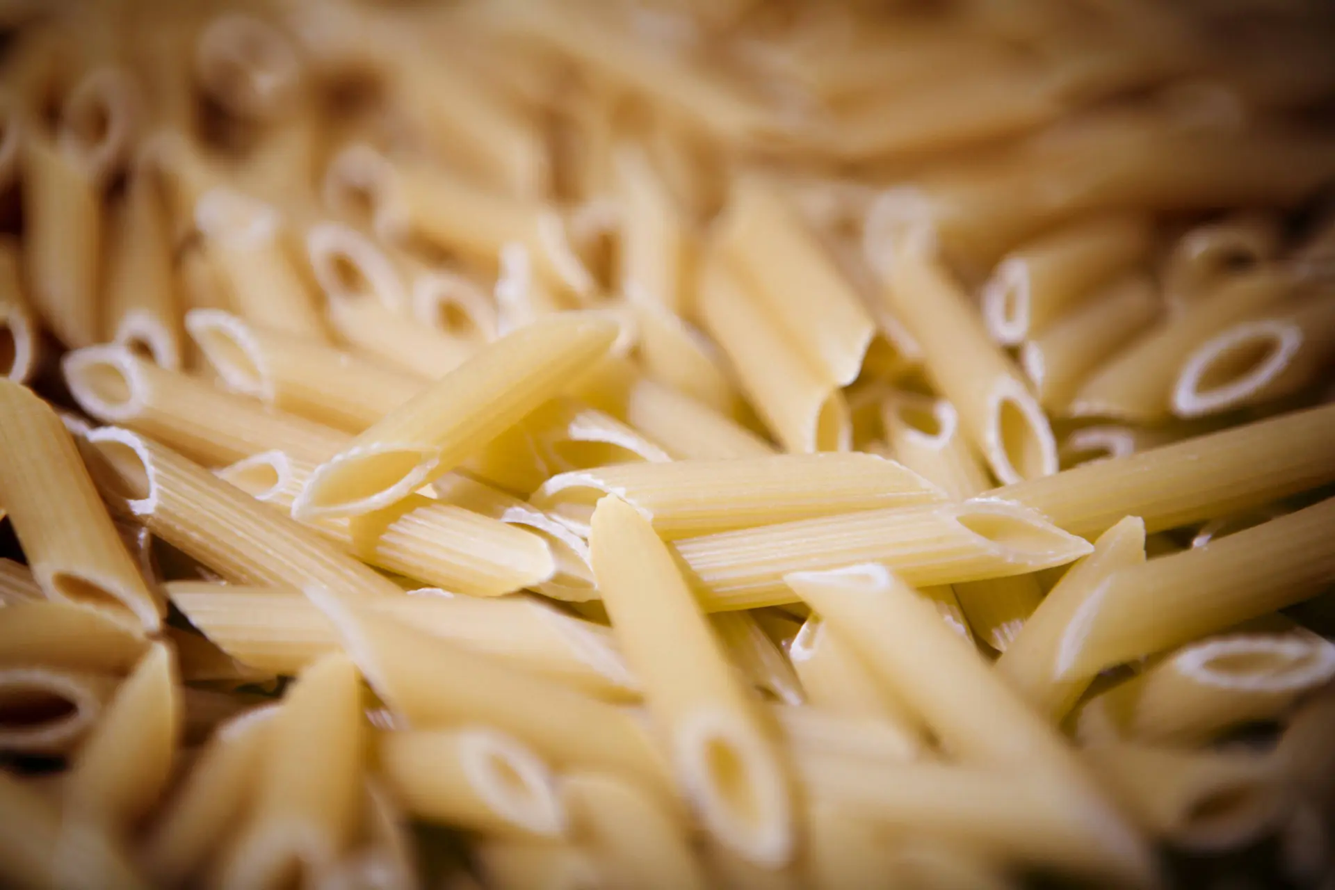 Het koken van pasta is zo eenvoudig dat er erg veel vieze pasta op (Nederlandse) tafels komt.