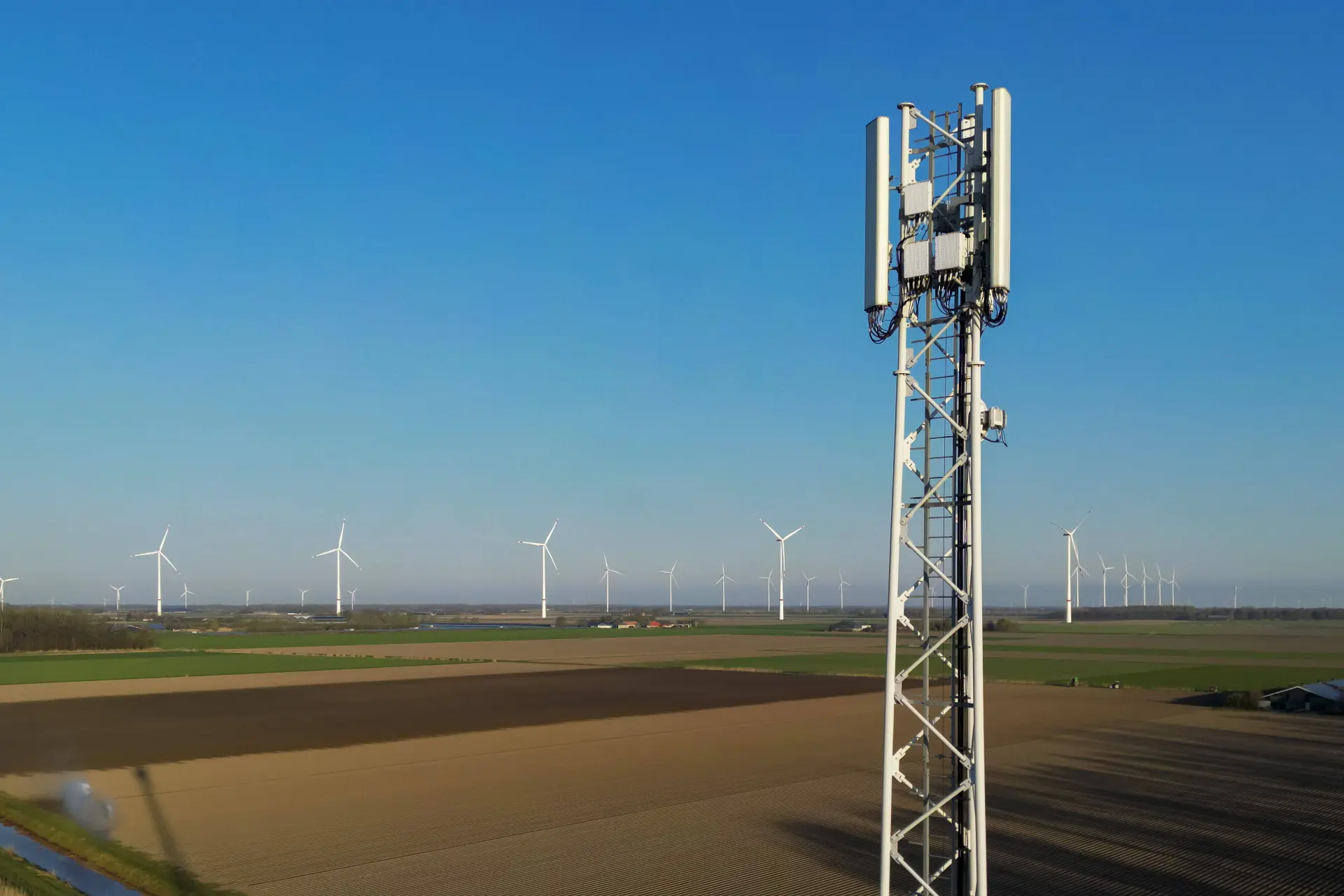 Nieuwe studie ontkracht hardnekkige complottheorieën over 5G