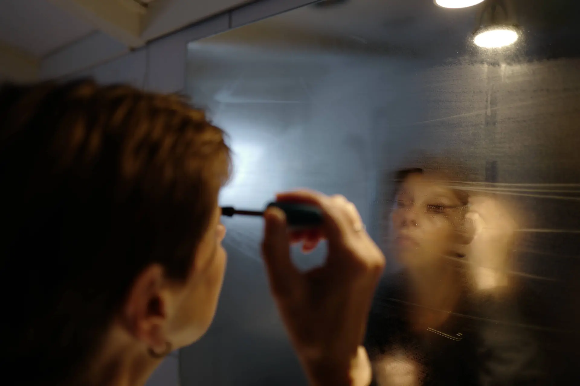 Met deze tip beslaat de spiegel in de badkamer nooit meer