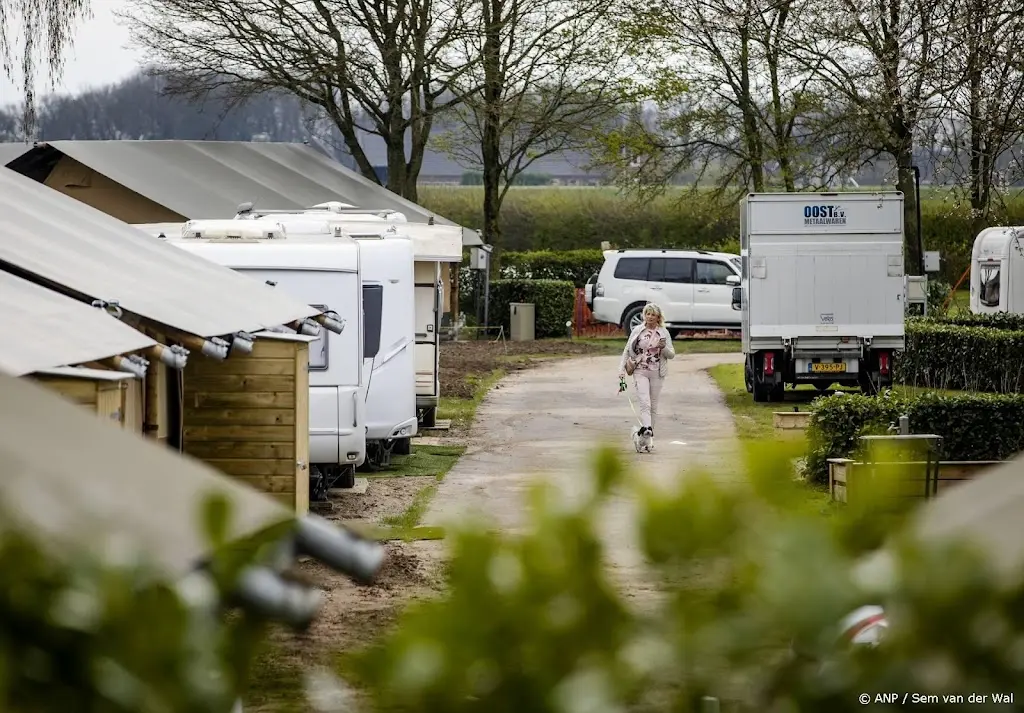 Duitsers in mineur: minder en korter op vakantie