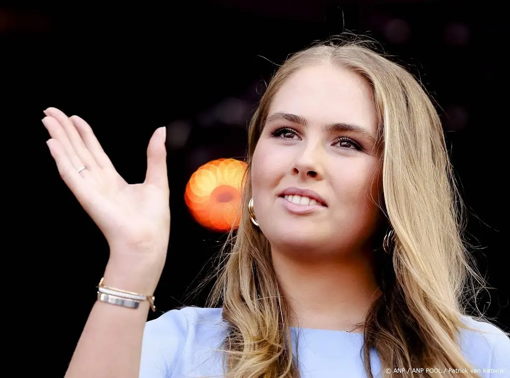 Prinses Amalia breekt arm na val van paard, operatie nodig