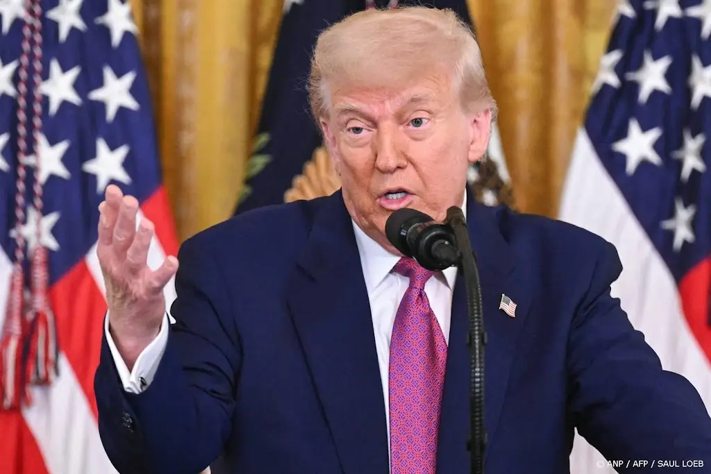 Trump dreigt: Iran moet deal sluiten voordat er niets meer van het land over is
