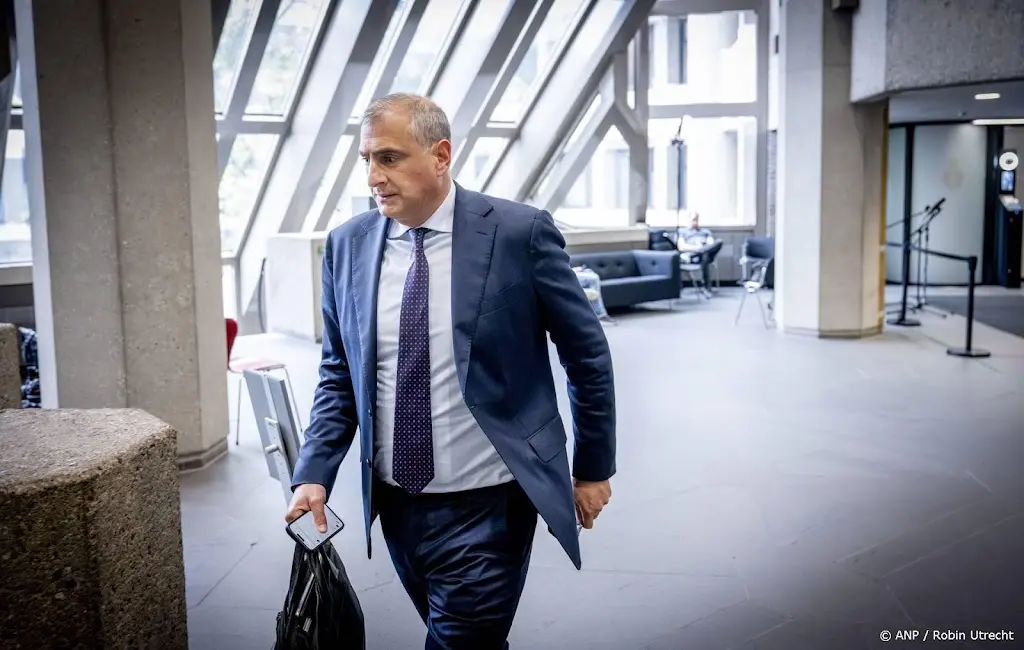 PVV'er Markuszower stapt ontevreden over kwestie-Arib uit bestuur Tweede Kamer