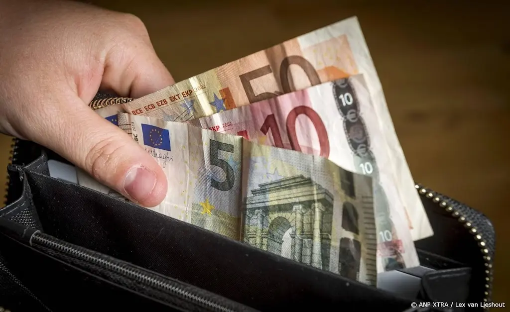 Banken gaan minder snel vragen stellen over gebruik cash