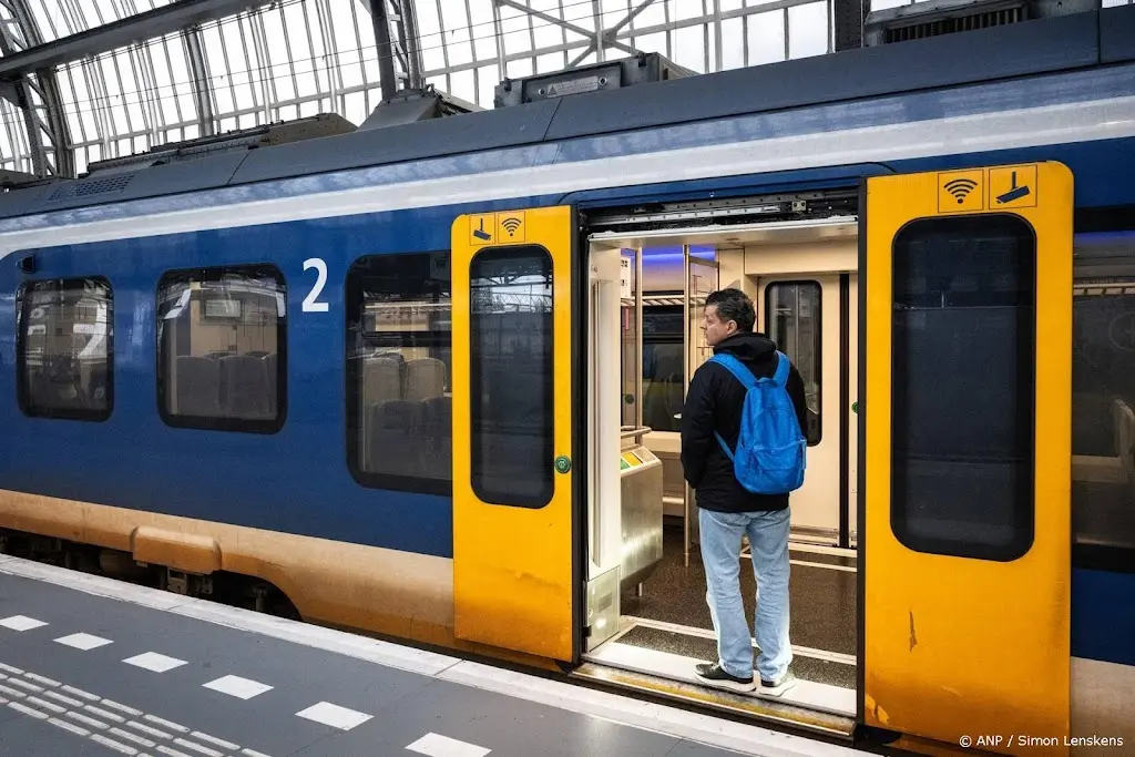 NS onderzoekt oorzaak explosie in trein bij Castricum, wat is er gebeurd?