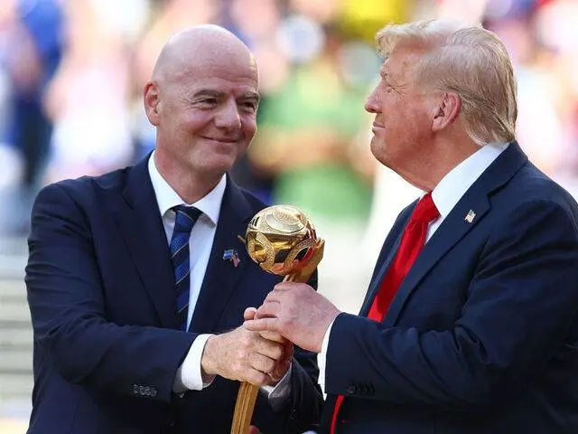 “Zwitserse politici willen Fifa-baas Infantino inzetten als Trump-fluisteraar in tarievenstrijd”