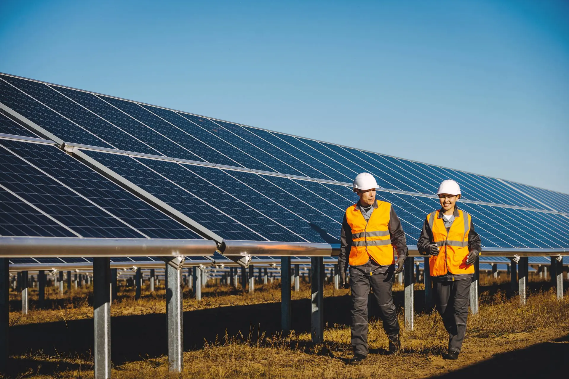 Zonne-energie breekt alle records: wereldwijd 380 gigawatt bijgebouwd in eerste helft van 2025 en dat komt vooral door één land