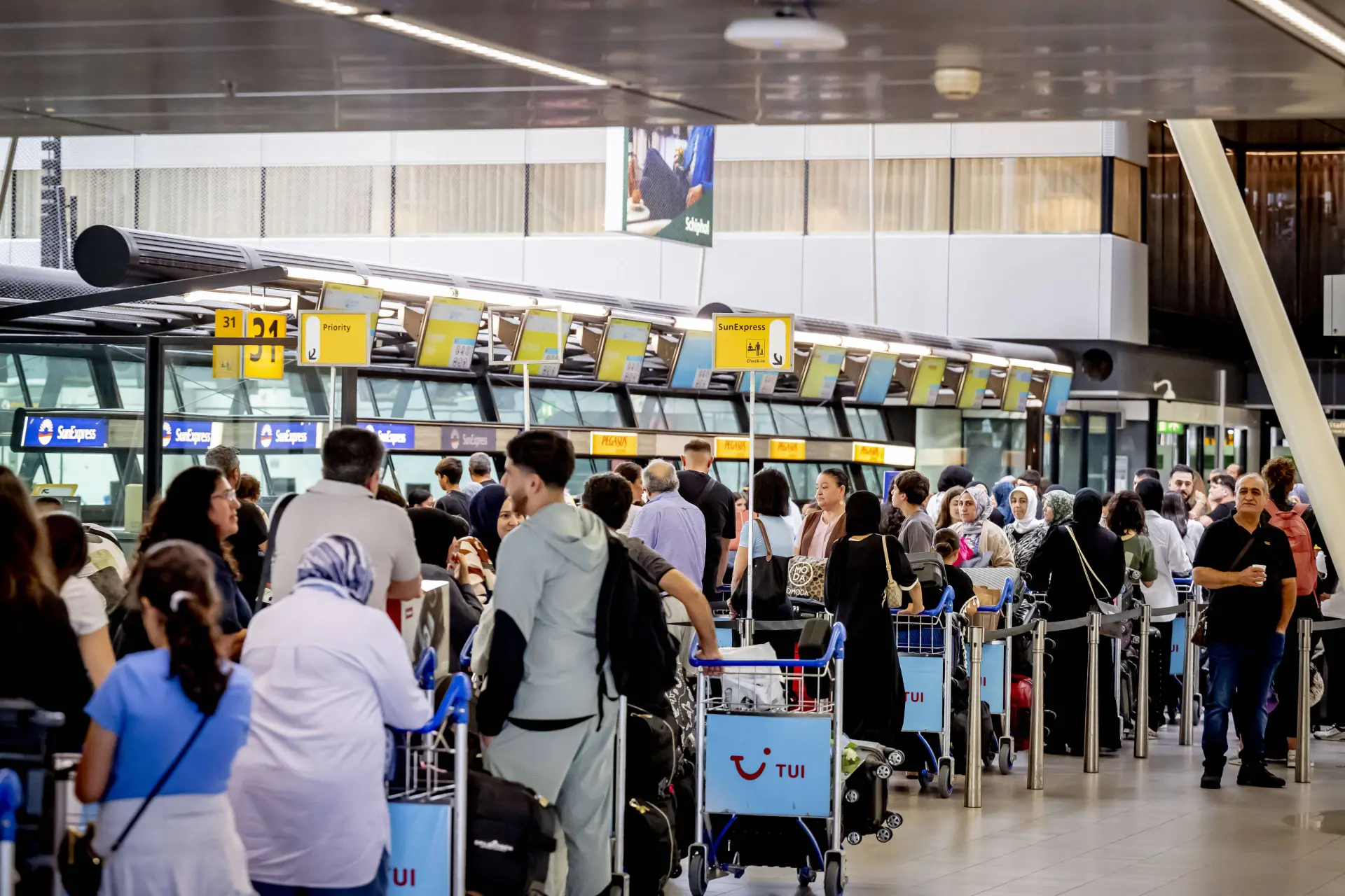 Slecht nieuws voor vliegreizigers: EU komt met nieuwe regels voor vertraagde vluchten, teken nu het burgerinitiatief