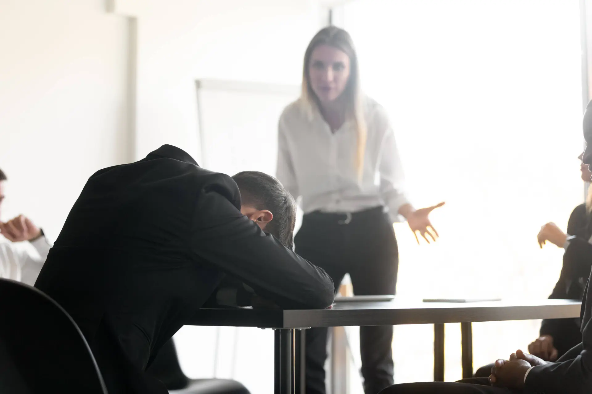 Dit is de elegantste manier om een passief-agressieve persoon te destabiliseren, volgens een psycholoog