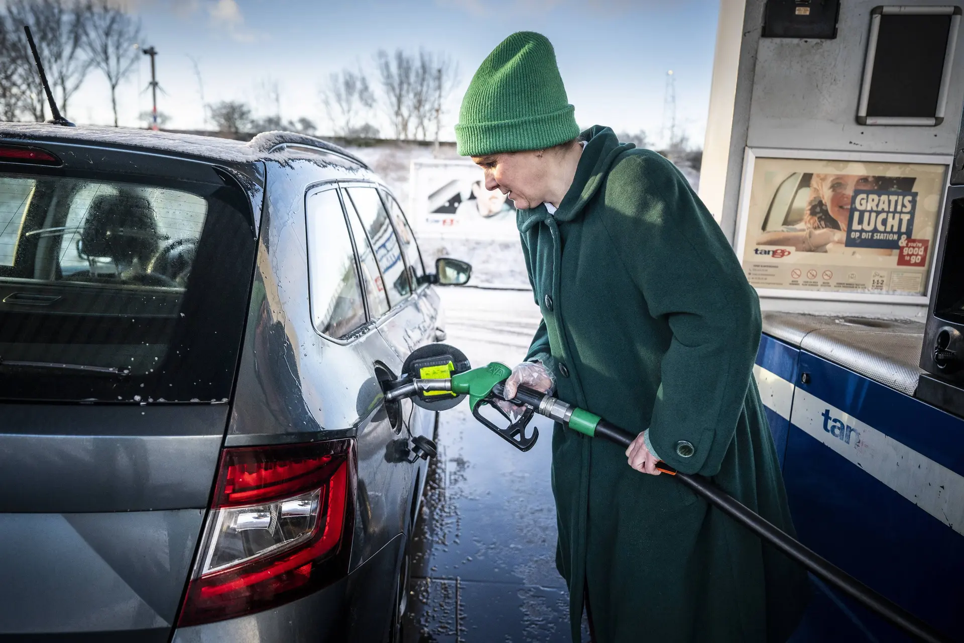 Er komt vanaf vandaag nieuwe benzine uit de pomp, dit merk je er zelf van