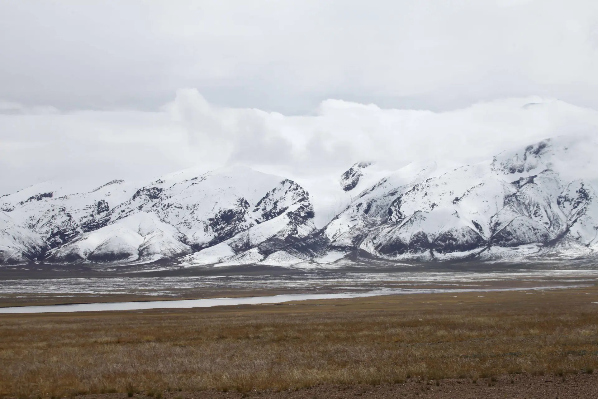 Na 40.000 jaar worden microben wakker in de ontdooiende permafrost