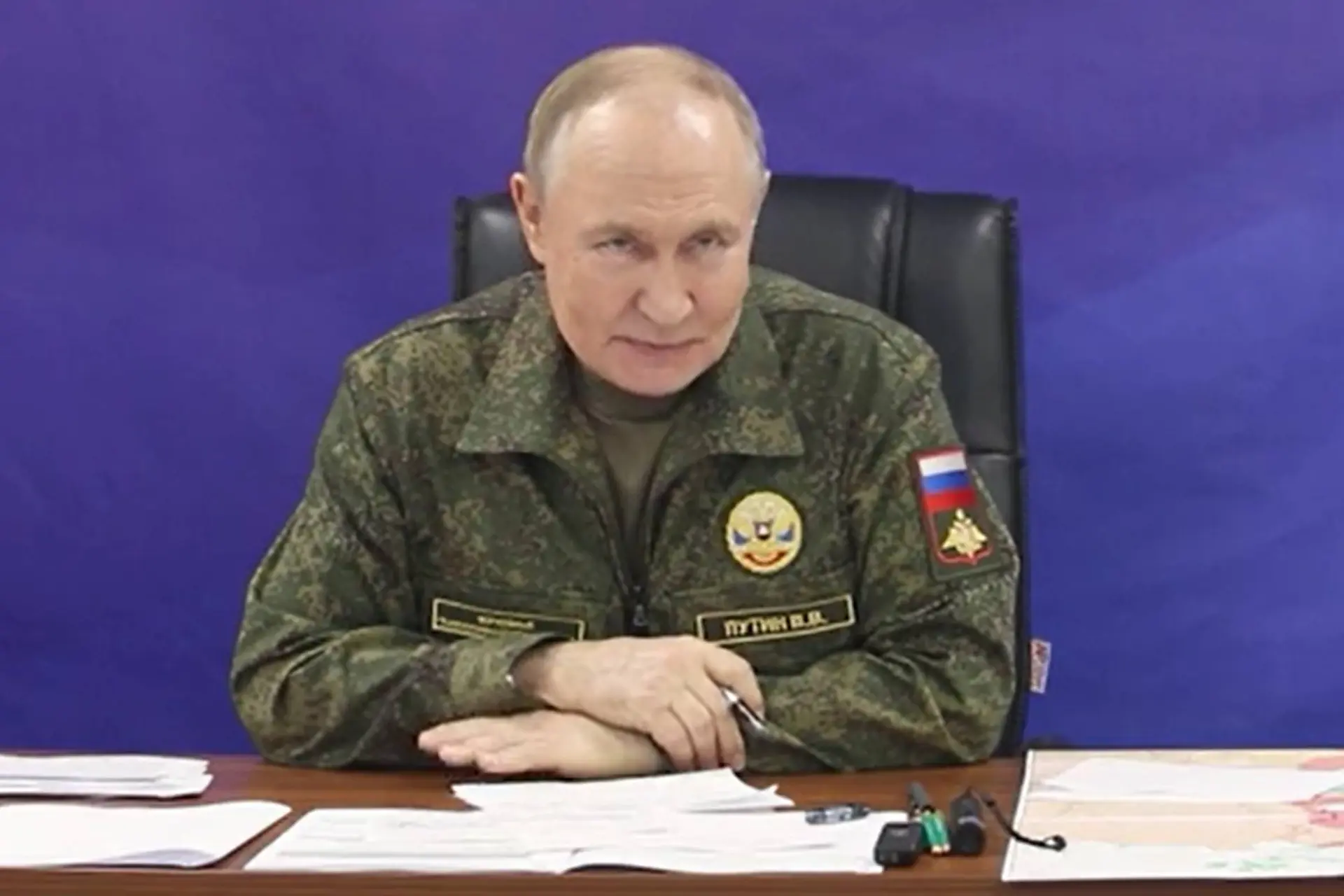 Poetin vreest nieuwe staatsgreep nu Rusland eindelijk begint te bezwijken