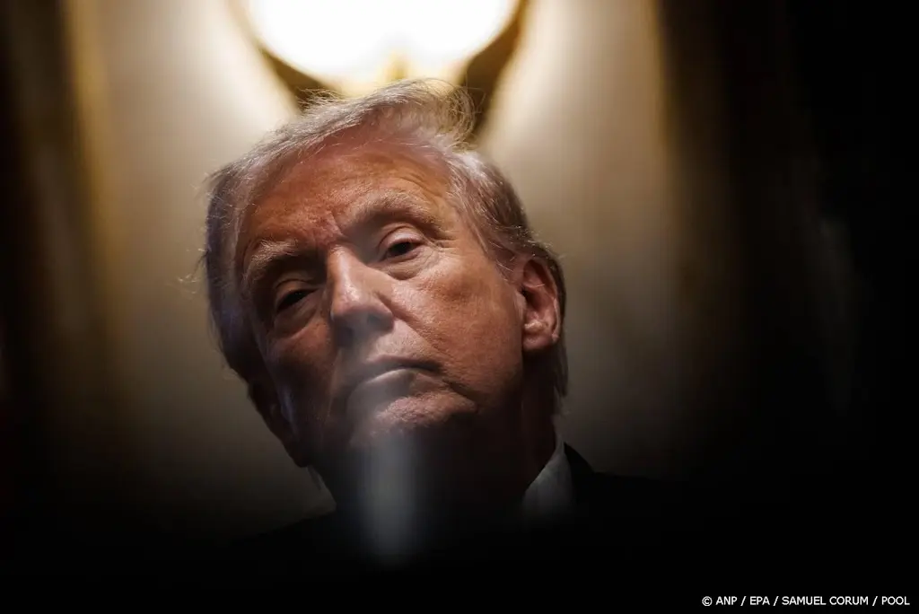 Trump zinspeelt op royement van Spanje als NAVO-lidstaat