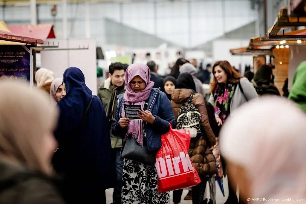 Jonge moslims aan politiek: behandel ons als gelijkwaardigen