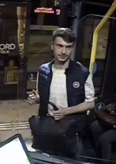 Wie kent deze enge man?