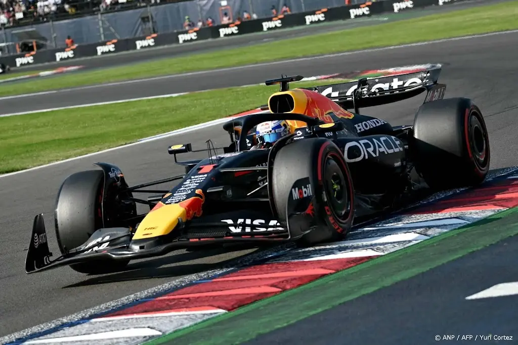 Verstappen herdenkt met Braziliaanse helm 'emotionele zege'