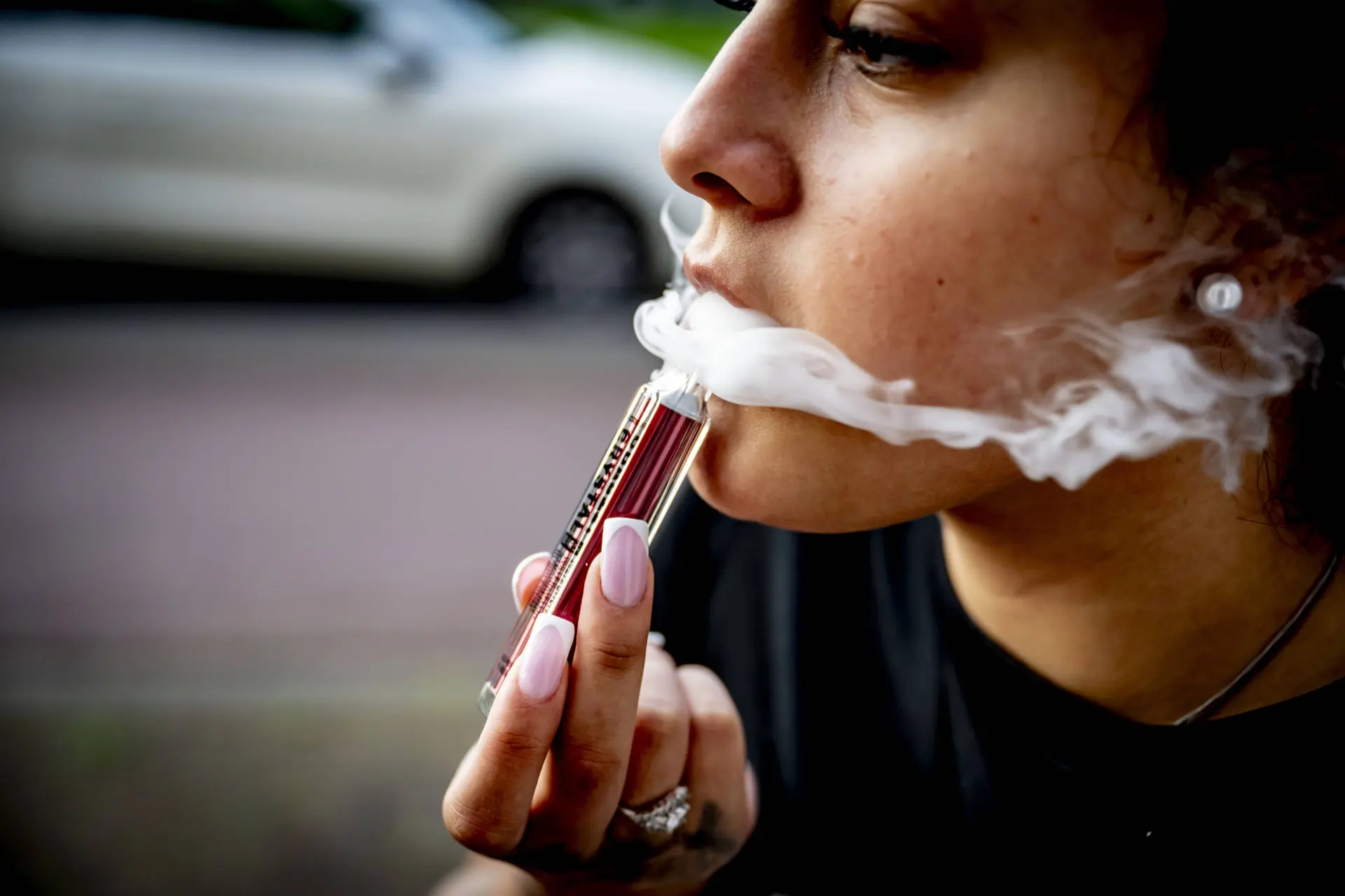 Nederlandse tieners zo verslaafd dat ze 's nachts moeten vapen