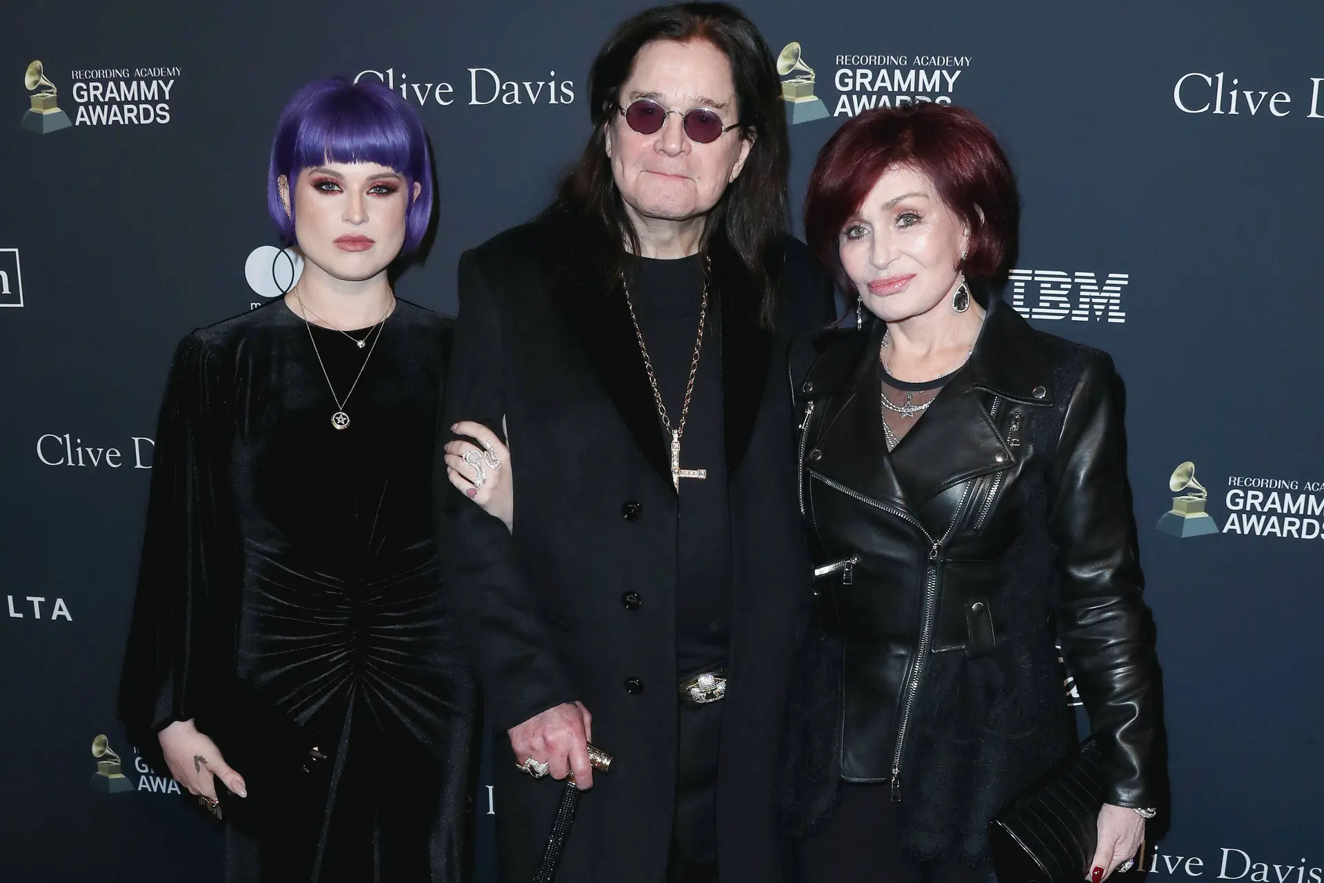 De bizarre transformatie van Kelly Osbourne: ‘Ik heb echt geen Ozempic gebruikt’