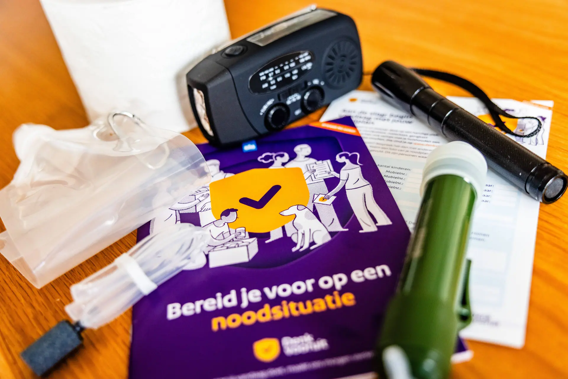 Zo stel je zelf een goed noodpakket samen: “Koop vooral geen kant-en-klaar pakket”